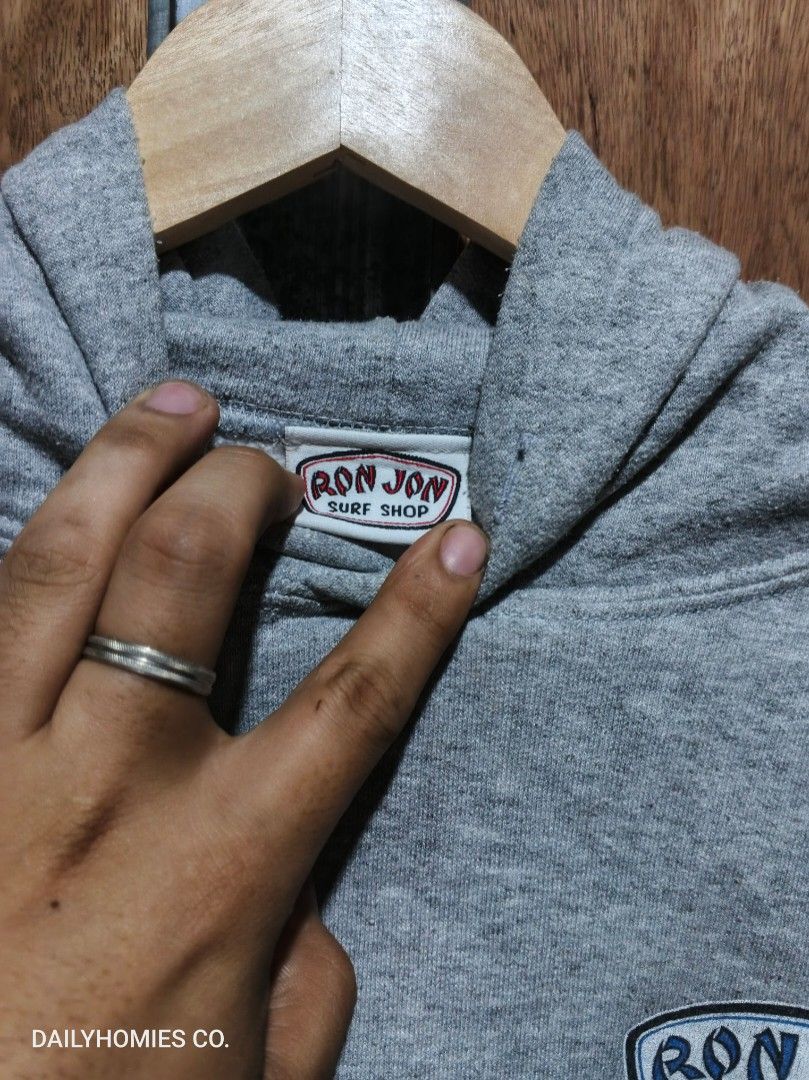 Ron Jon Surf Shop Hoddie Size L (Category: Coats, Jackets and Outerwear) located in Manila. Submitted by dailyhomiescollection (Listing ID 1464720000, Image 3). Description: No issue Need Wash Only.