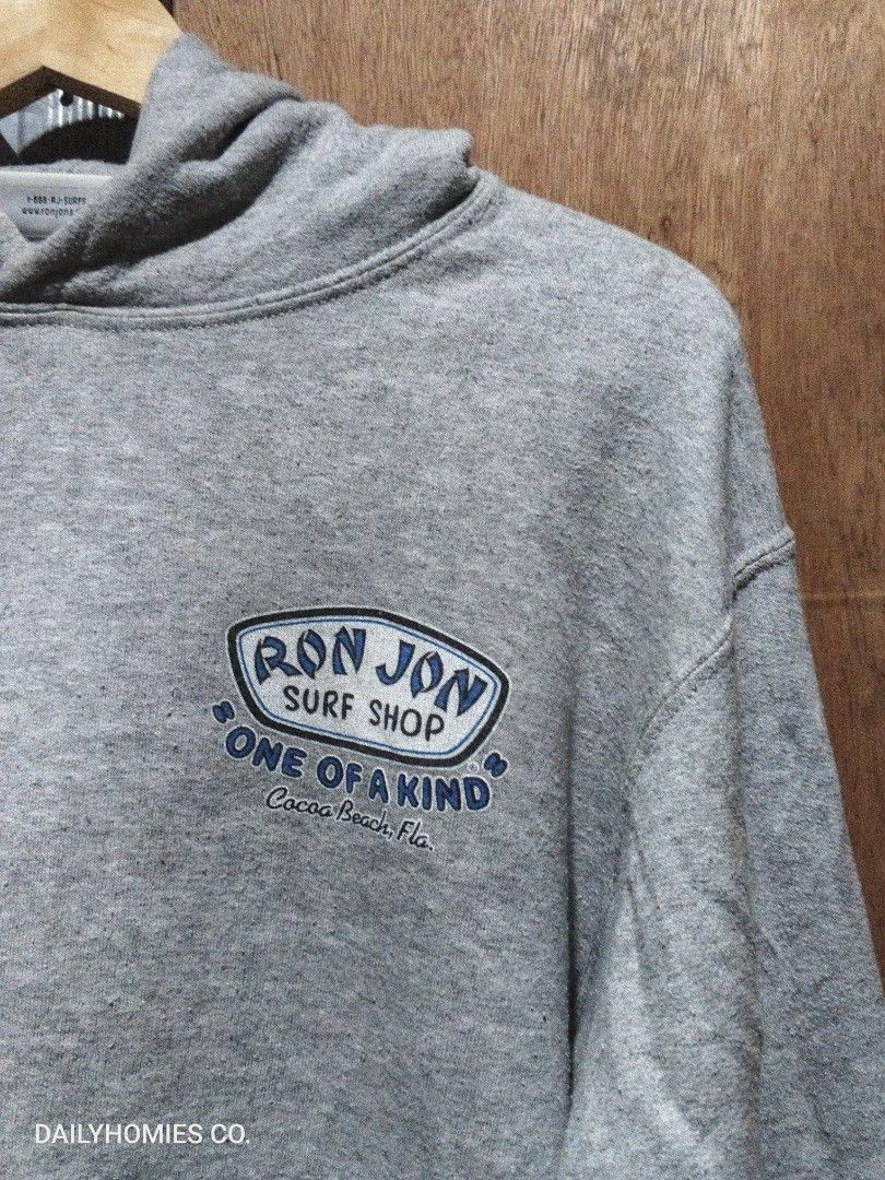 Ron Jon Surf Shop Hoddie Size L (Category: Coats, Jackets and Outerwear) located in Manila. Submitted by dailyhomiescollection (Listing ID 1464720000, Image 2). Description: No issue Need Wash Only.