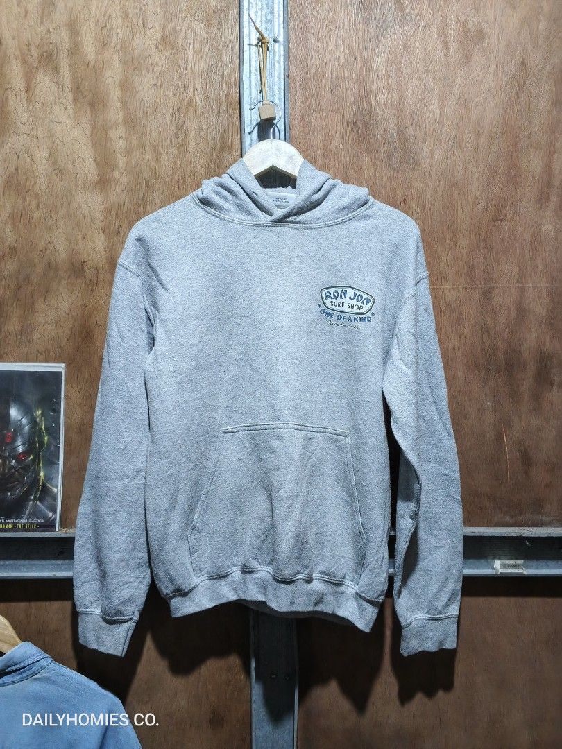 Ron Jon Surf Shop Hoddie Size L (Category: Coats, Jackets and Outerwear) located in Manila. Submitted by dailyhomiescollection (Listing ID 1464720000, Image 1). Description: No issue Need Wash Only.
