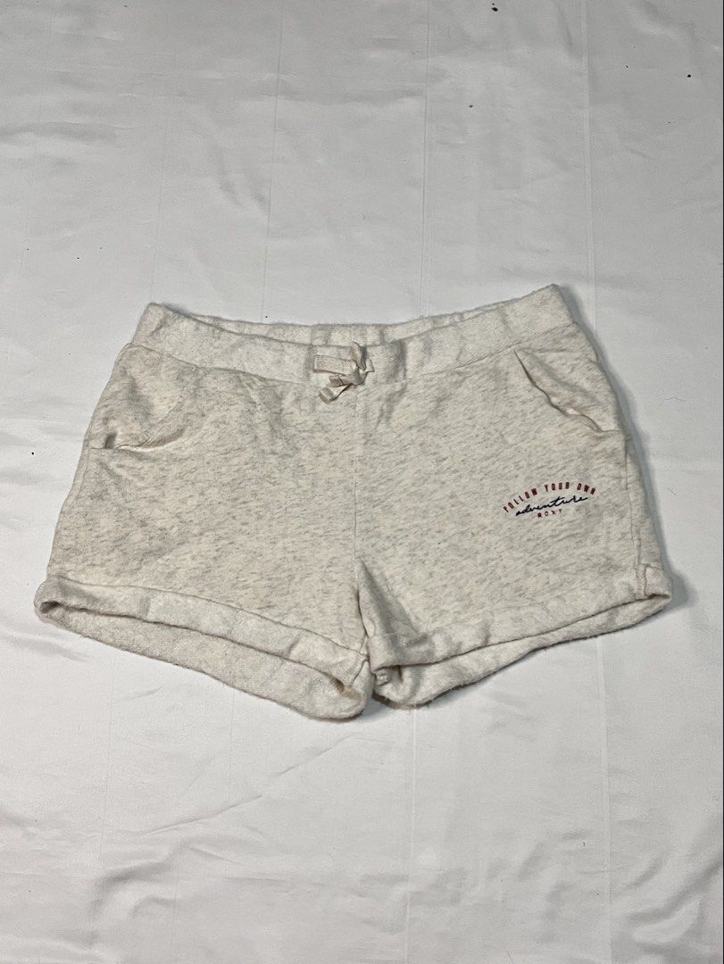 Roxy off white sweatshorts (Category: Shorts) located in Santa Rosa. Submitted by spanishlattelxver (Listing ID 1464641081, Image 1). Description: ⋆ 𝒷𝓇𝒶𝓃𝒹 : Roxy ⋆ 𝓈𝒾𝓏𝑒 : 28-32 ⋆ 𝒻𝓁𝒶𝓌𝓈 : none 𓏲ּ𝄢 𝒹𝑒𝓉𝒶𝒾𝓁𝓈 : super comfy shorts! pretty back pocket >< ⋆˚꩜｡ 𝒎𝒊𝒏𝒆 : ₱169.