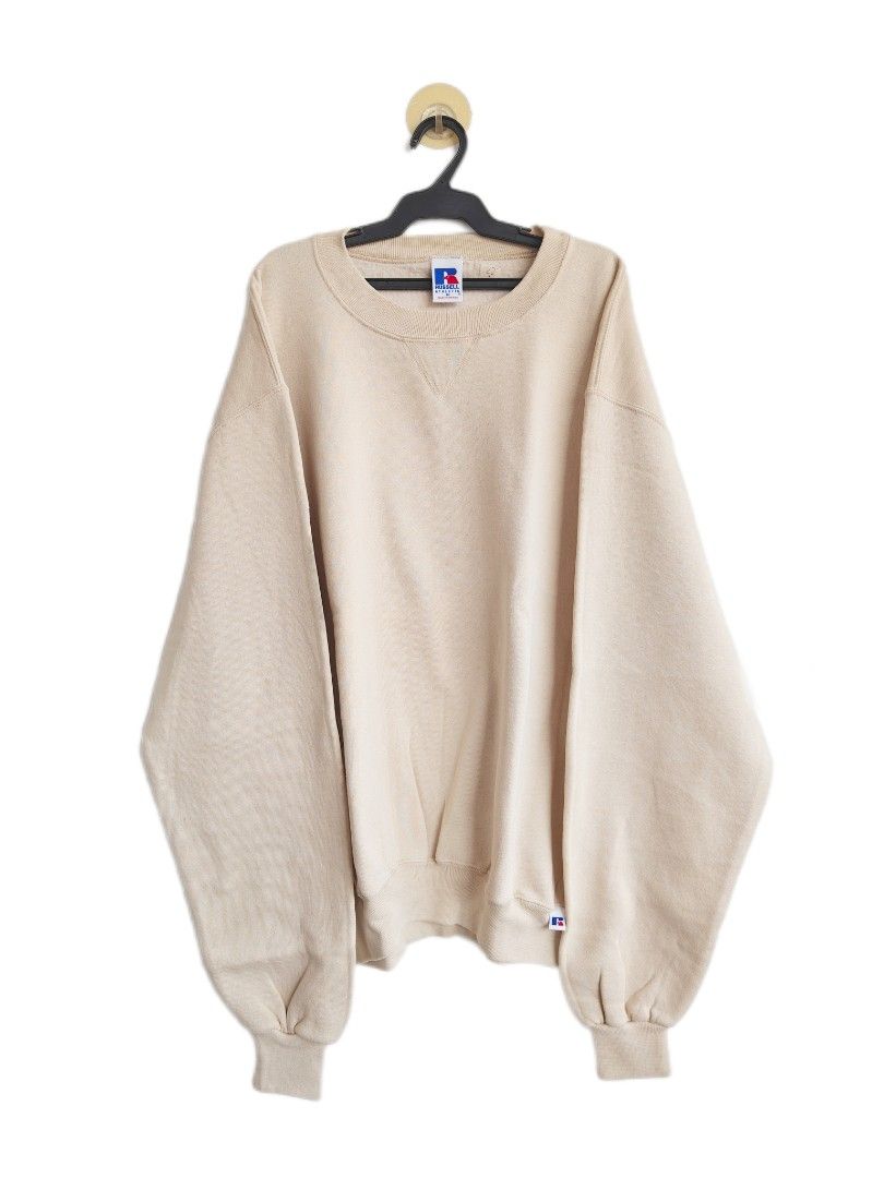 Russell Athletic Crewneck (Category: Coats, Jackets and Outerwear) located in Imus. Submitted by valentino.bros. (Listing ID 1464674634, Image 1). Description: .