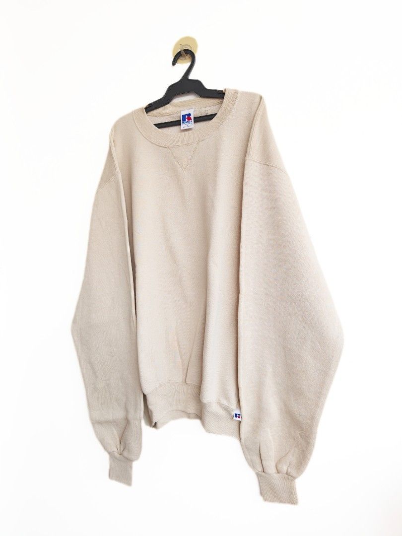 Russell Athletic Crewneck (Category: Coats, Jackets and Outerwear) located in Imus. Submitted by valentino.bros. (Listing ID 1464674634, Image 2). Description: .