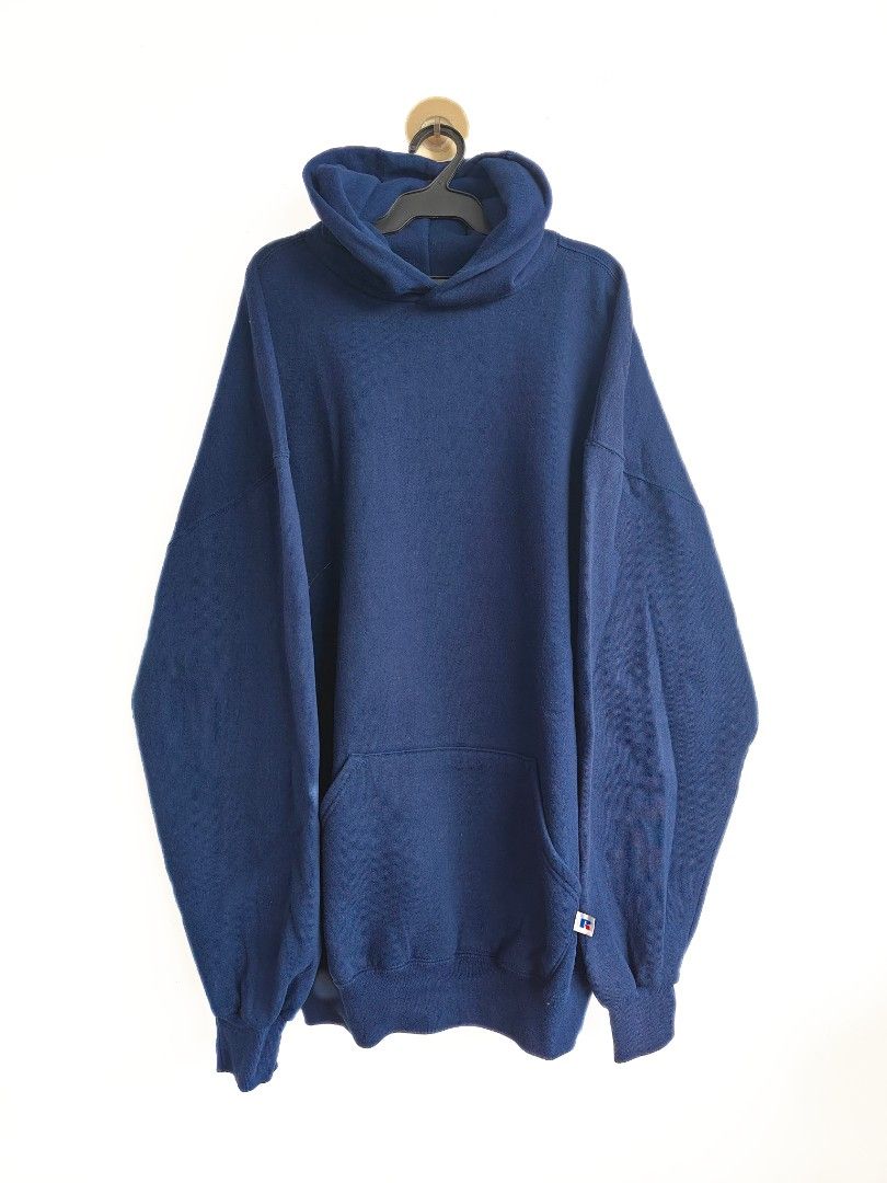 Russell Athletic Dark Blue Hoodie (Category: Coats, Jackets and Outerwear) located in Imus. Submitted by valentino.bros. (Listing ID 1464687959, Image 1). Description: Issue: Hole at the hood..