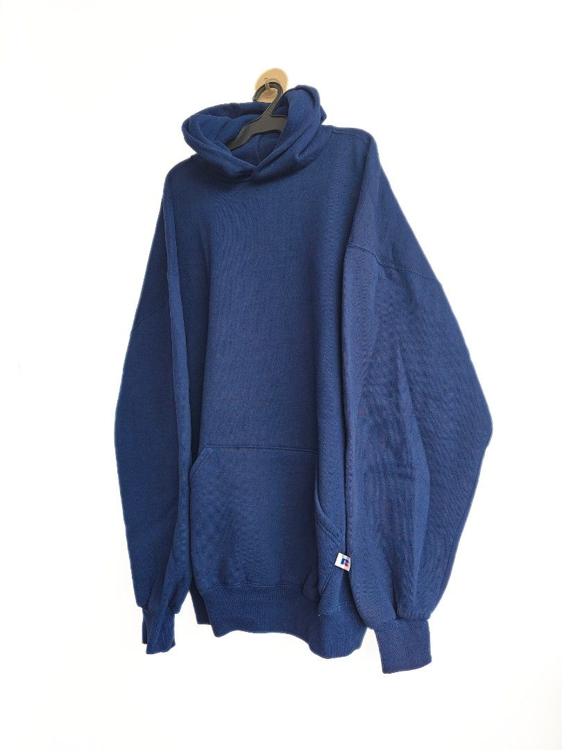 Russell Athletic Dark Blue Hoodie (Category: Coats, Jackets and Outerwear) located in Imus. Submitted by valentino.bros. (Listing ID 1464687959, Image 2). Description: Issue: Hole at the hood..