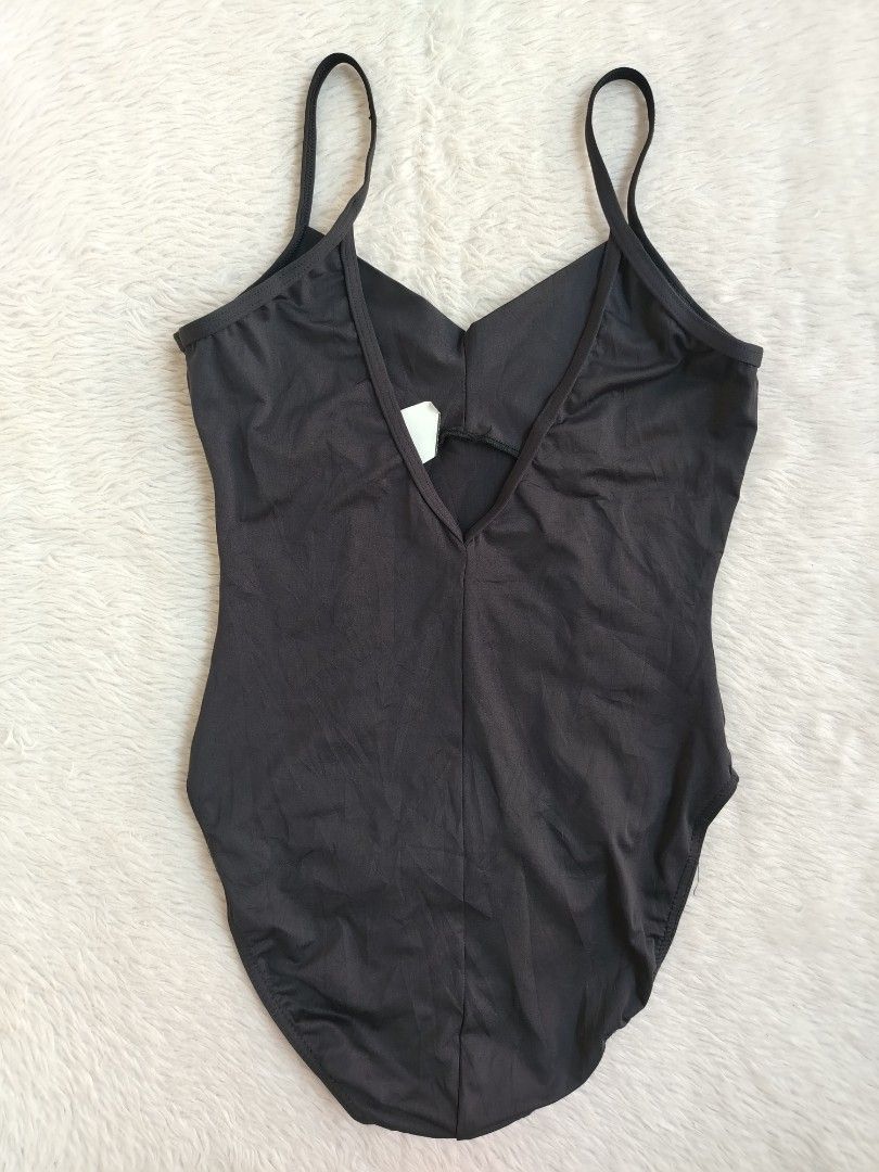 (S) Capezio Swim (Category: Bikinis & Swimsuits) located in Paranaque City. Submitted by closetbykimkirsten (Listing ID 1464651595, Image 2). Description: 🎀Like New🎀 ✨Brand: Capezio ⚡No Pads 🪷Size: Small 💸Price: P280 (Non Negotiable) ♦️All Items are PRELOVED in good condition. ♦️Please do manage your expectations. ♦️WASH before USE ♦️BUY at your own RISK 🔥NO RETURN NO EXCHANGE POLICY🔥 ⛔BOGUS BUYER/JOY RESERVER will be posted in every groups