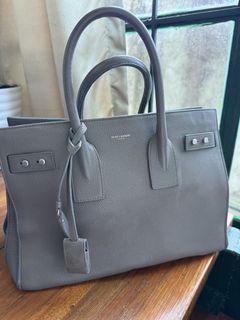 (Category: ) located in . Submitted by reimaginedbags (Listing ID 1464716886, Image 1). Description: .
