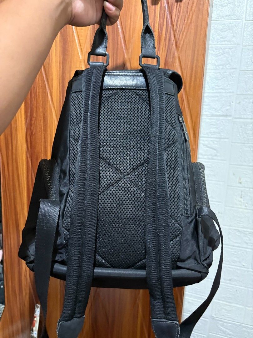 Samsonite backpack (Category: Backpacks) located in Alburquerque. Submitted by abj_thriftshop (Listing ID 1464709084, Image 2). Description: excellent condition no issue.