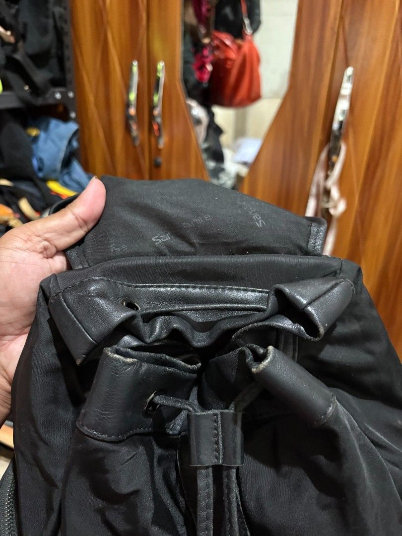 Samsonite backpack (Category: Backpacks) located in Alburquerque. Submitted by abj_thriftshop (Listing ID 1464709084, Image 3). Description: excellent condition no issue.