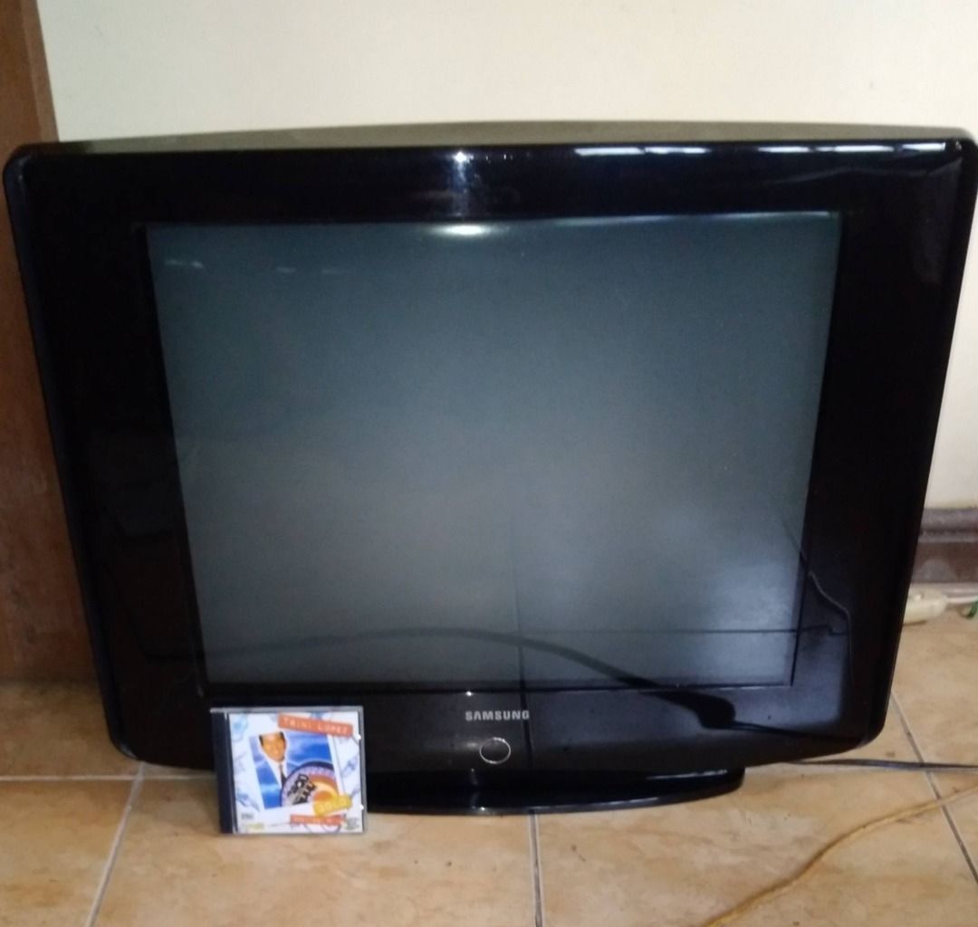 Samsung CS-29Z58M5 Television (Category: TV) located in San Pedro. Submitted by mabosa (Listing ID 1464615659, Image 1). Description: - Samsung TV Model: CS-29Z58M5 (29") - Working condition - Control via side panel (remote control with issue) - Origin: Made in Vietnam - Power Input: AC100-240V, 50/60Hz - Power Consumption: 140W - Please check photos for detailed condition. - Pick only (very heavy) at buyer's cost, no more box.