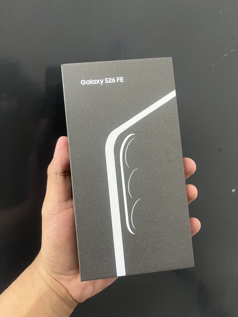 Samsung S26 Fe 128gb (Category: Samsung) located in Manila. Submitted by xyz_xyz666 (Listing ID 1464740332, Image 1). Description: brand new sealed samsung s26 fe 128gb pistachio color not finance Pasig/Marikina.