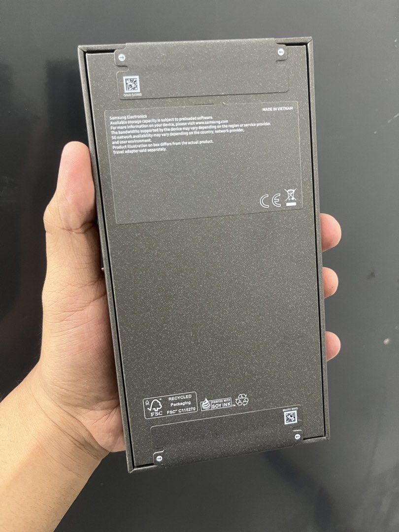 Samsung S26 Fe 128gb (Category: Samsung) located in Manila. Submitted by xyz_xyz666 (Listing ID 1464740332, Image 2). Description: brand new sealed samsung s26 fe 128gb pistachio color not finance Pasig/Marikina.