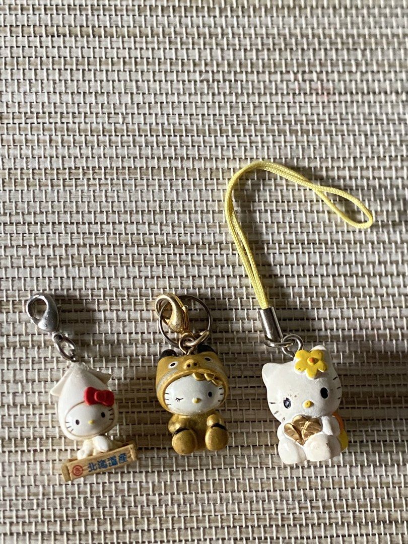 Sanrio Hello Kitty Charms Set (Category: Charms) located in Davao. Submitted by shauitoys2019 (Listing ID 1464589173, Image 1). Description: Vintage From Japan.
