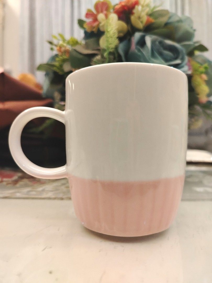 Sanrio Hello Kitty Pink Mug (Category: Coffee & Tea Tableware) located in San Fernando. Submitted by jpmarketplace2023 (Listing ID 1464755077, Image 3). Description: 💚 All items are authentic from Japan. 💛 MOP: GCash (❌️ GCash Protect) 🩵 MOD: LBC only (❌️ S. Checkout, COD, COP) 💙 Meet-up: Vista Mall, San Fernando, Pampanga 💜 All items are on-hand. 🧡 First to pay gets the item first. ❤️ Breakable items are packed with care and caution. Selle