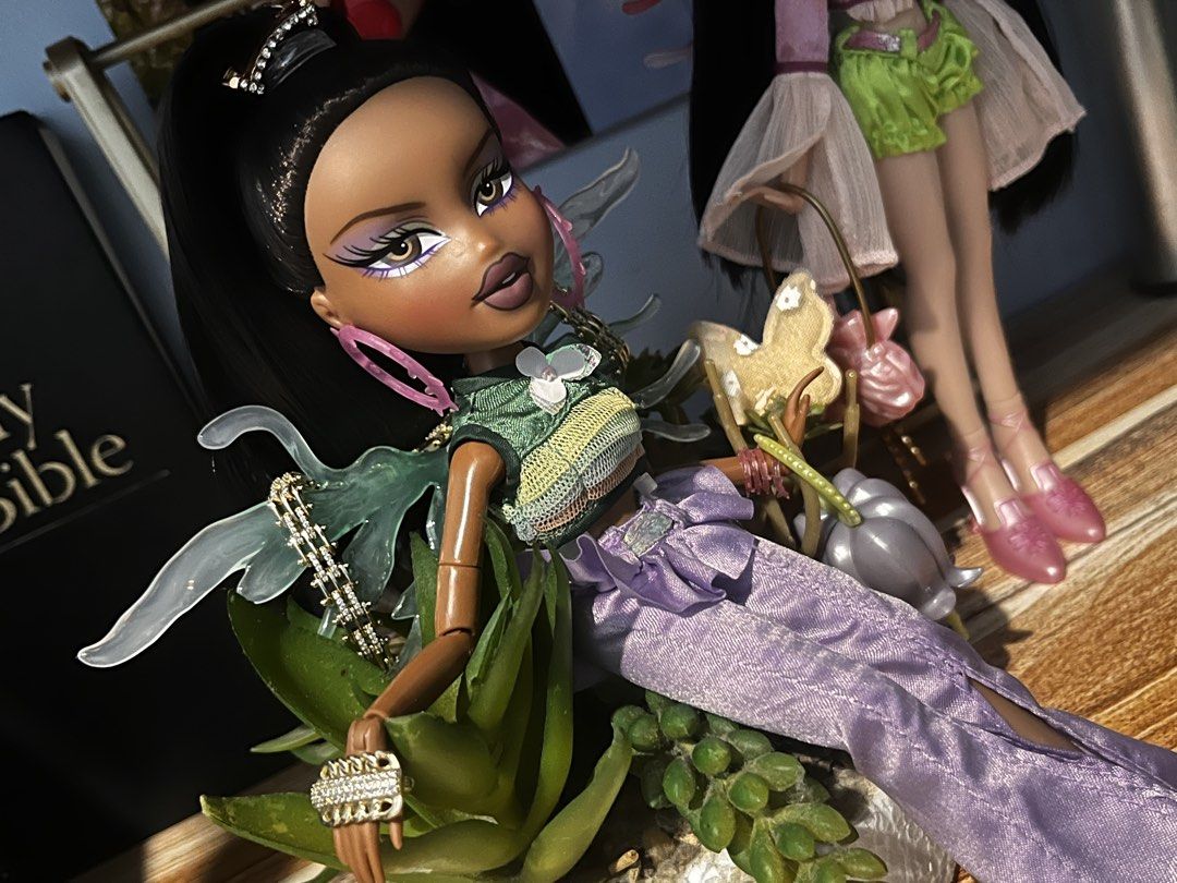 sasha fashion pixies (Category: Figurines & Statues) located in Digos. Submitted by matchaa_94 (Listing ID 1464760094, Image 1). Description: complete no flaws.