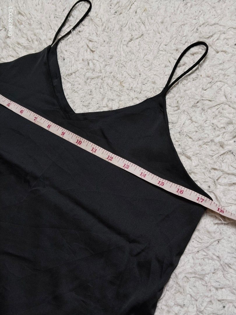 Satin cami Vneck front and back (Category: Sleeveless) located in Manila. Submitted by lexusthrift1995 (Listing ID 1464765001, Image 2). Description: Size- SMALL to MEDIUM Dimension- 17.5x24 Color rate- 10/10 Condition- 10/10 issue- no issue good condition ‼️150.pesos plus shipping fee 💸MODE OF PAYMENT- GCASH payment first 🚛MODE OF DELIVERY- J&T or LALAMOVE 📍LOCATION- NORTH CALOOCAN CAMARIN BRGY.177 1705 SUNFLOWER STREET. 🗒Note: Please manage