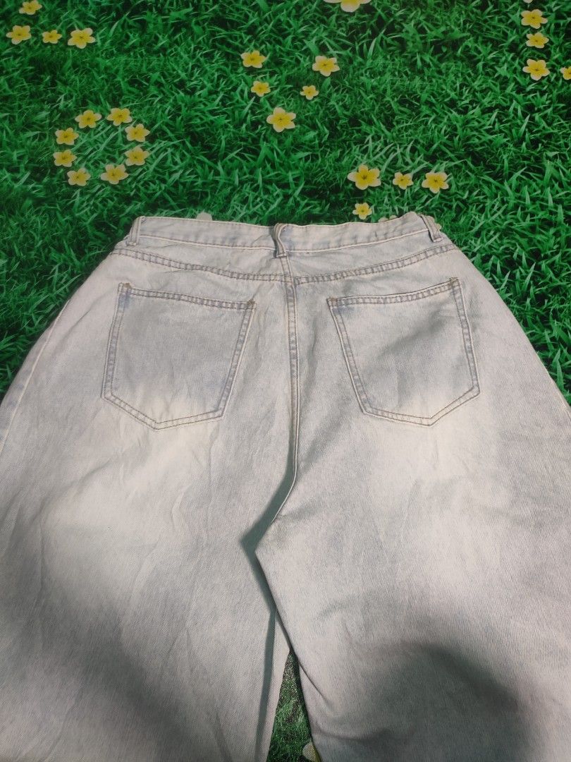 S-bin Baggy pants (Category: Jeans) located in Cagayan de Oro. Submitted by jaypeedeistilo (Listing ID 1464585677, Image 3). Description: S-bin🔥 Waist: 31-32✅ Length: 40.5✅ Thigh: 16✅ Hem: 12.5✅.