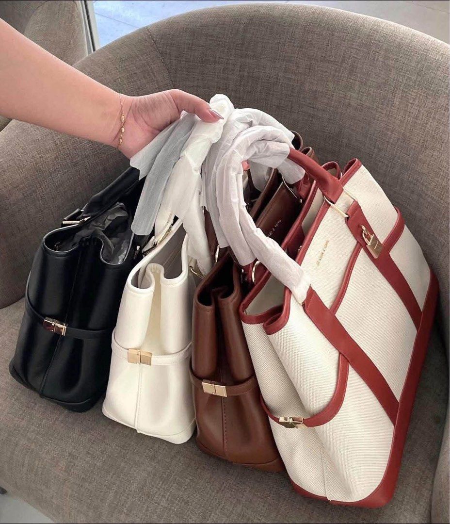 Scottie Tote Large (Category: Tote Bags) located in San Juan City. Submitted by kc.collection (Listing ID 1464715765, Image 3). Description: Scottie Tote Large 1,199 .