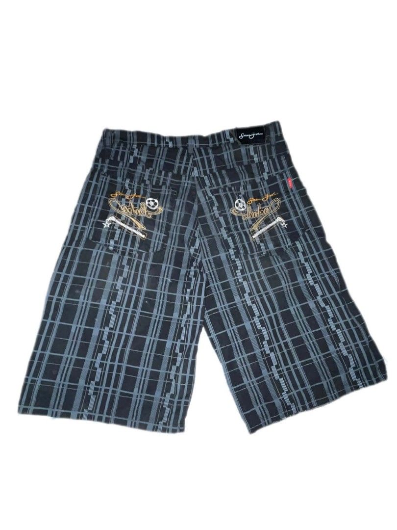 Sean John Plaid Jorts (Category: Shorts) located in Manila. Submitted by joshthrifts (Listing ID 1464702425, Image 2). Description: Sean John Plaid Jorts, no tags, as new condition, need wash.