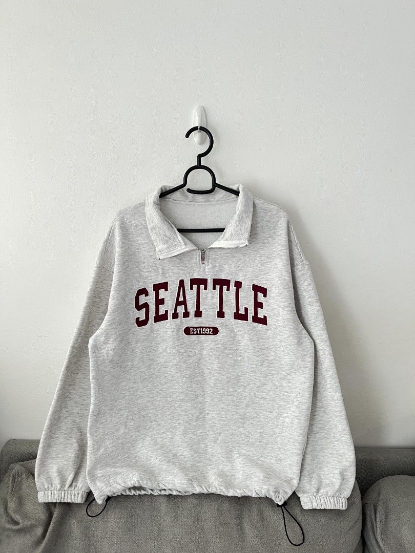 Seattle Qzip Light Gray Sweater (Category: Coats, Jackets and Outerwear) located in Quezon City. Submitted by mariaplusmoshi (Listing ID 1464728202, Image 3). Description: Size: M-L - adjustable sa laylayan - solid, new na new - used once palang 📍Ever, Commonwealth, Q.C MOP: Gcash Lalamove/J&T.