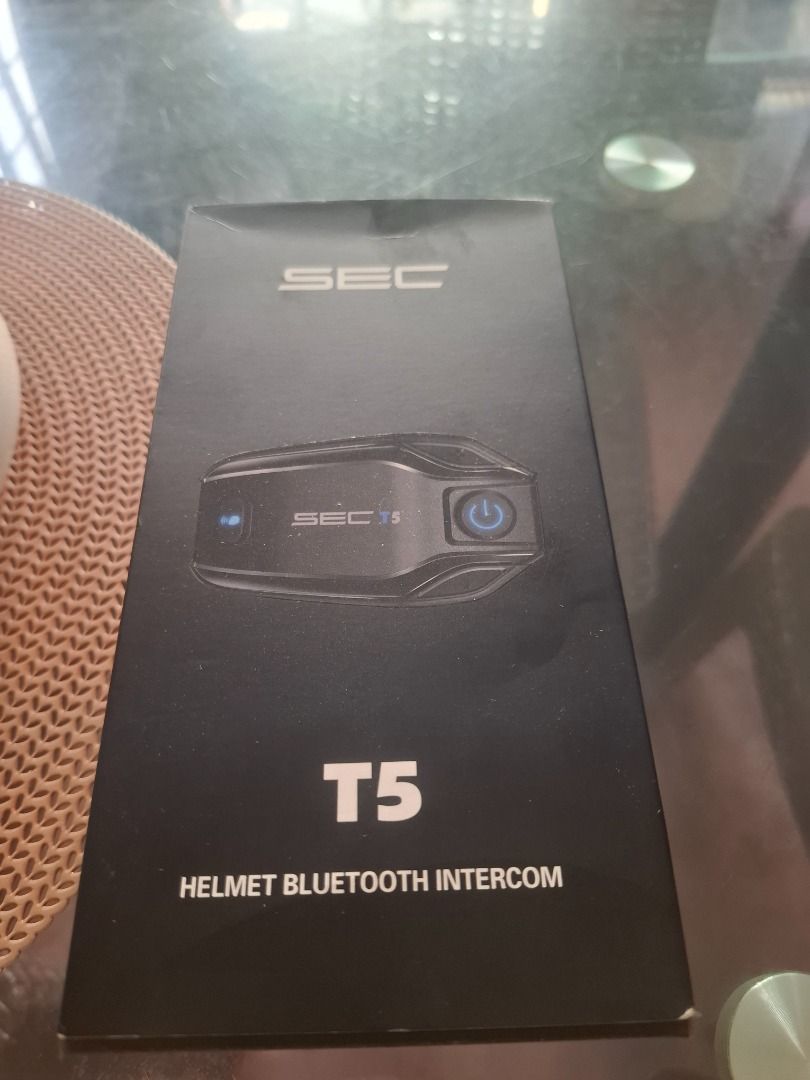 SEC T5 Helmet Bluetooth Intercom (Category: Headphones & Headsets) located in Caloocan City. Submitted by jatrix (Listing ID 1464664350, Image 1). Description: Baka may gusto with Box & manual pa yan. Bilan nyo na lang ng charger na wire. Na misplace nun naitabi. - SEC T5 Helmet Bluetooth Intercom - Connects for calls and music - Easy to install - Includes original packaging and manual - Perfect for motorcycle rides 2.3k.