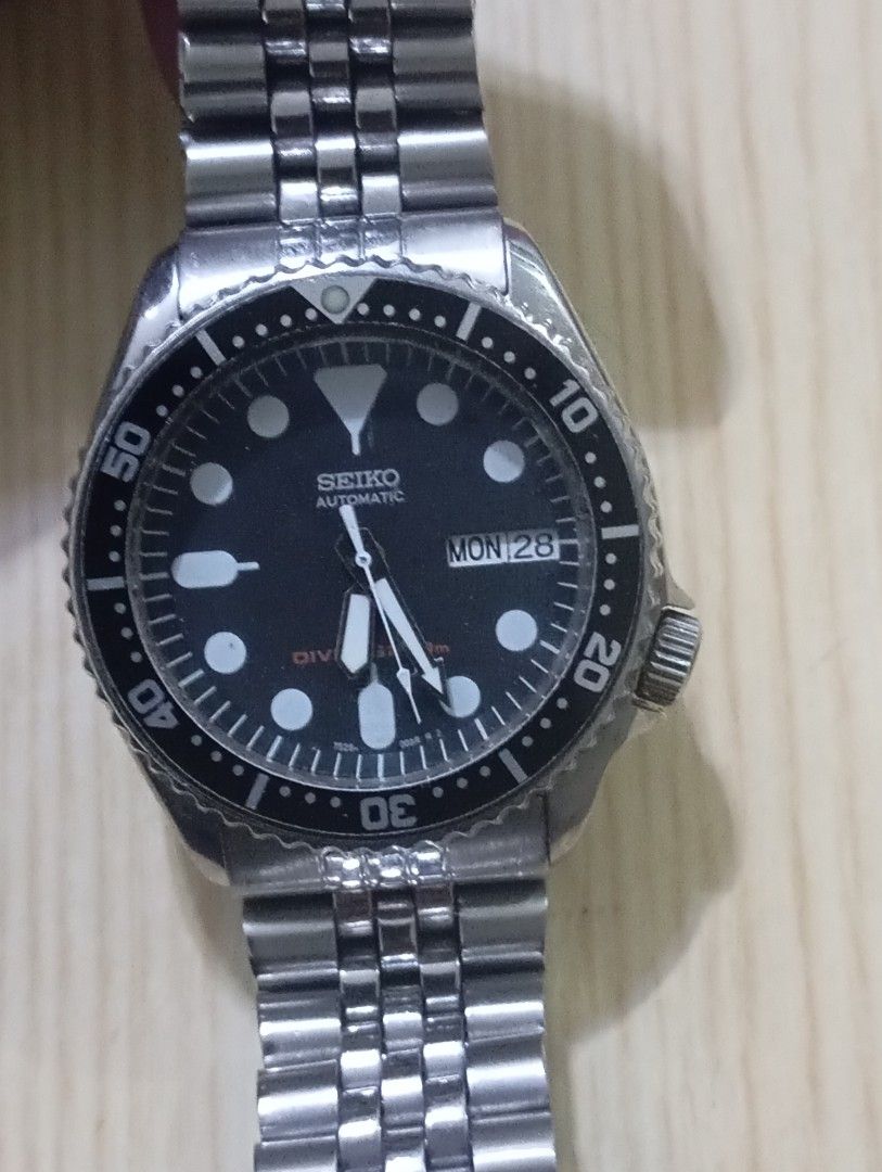 Seiko divers med auto (Category: Men's Watches) located in Las Pinas. Submitted by quick_deals_great_finds2 (Listing ID 1464672494, Image 2). Description: Original 7s26 seiko mechanism 38mm medium rotating bezel Fully functional keeps time.