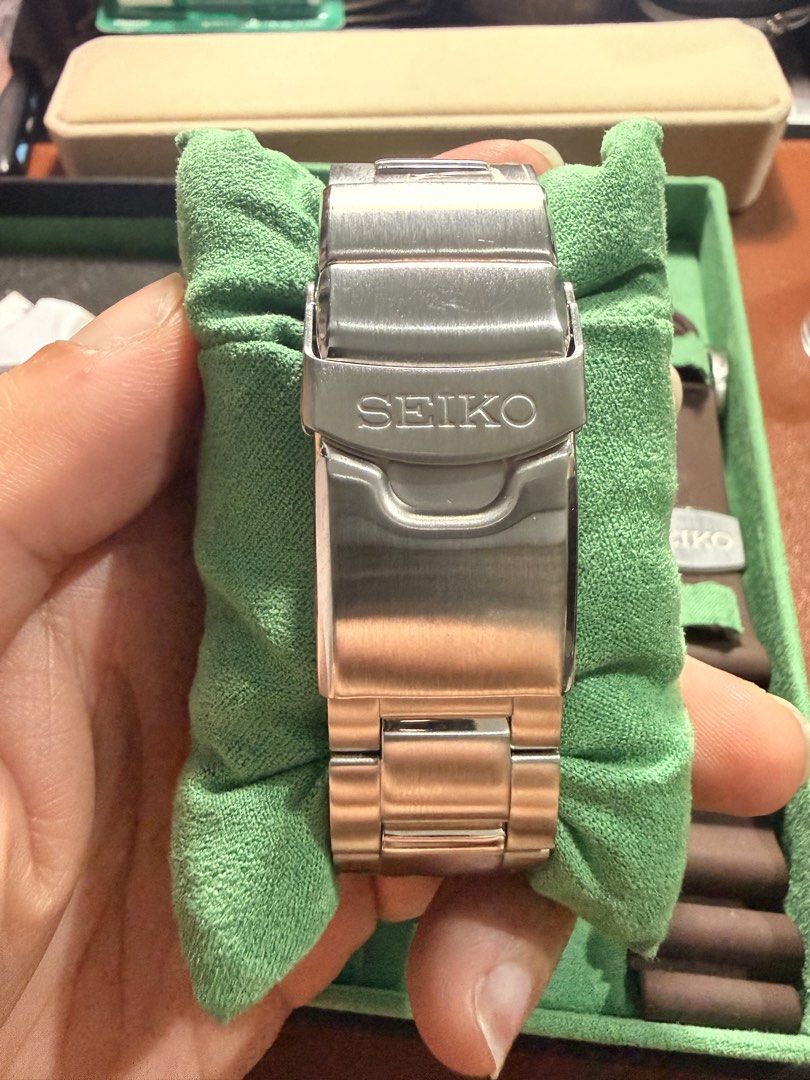 Seiko Prospex King Samurai Green Dial Diver Watch (Category: Men's Watches) located in San Juan City. Submitted by zenrabbit.6105c7 (Listing ID 1464691956, Image 2). Description: - Model: Automatic Dive Watch - Dial: Green textured dial with date window at 3 o'clock - Movement: Automatic - Water Resistance: 200m - Case & Bracelet: Stainless steel with minor hairline scratches from normal wear; screw-down crown at 4 o'clock - Bezel: Rotating black