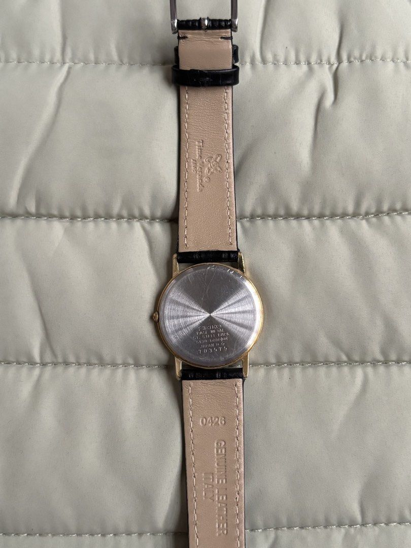 Seiko vintage quartz (Category: Women's Watches) located in Macabebe. Submitted by _tiffanylopez (Listing ID 1464572629, Image 3). Description: Seiko vintage quartz 10/10 orig color 32mm.