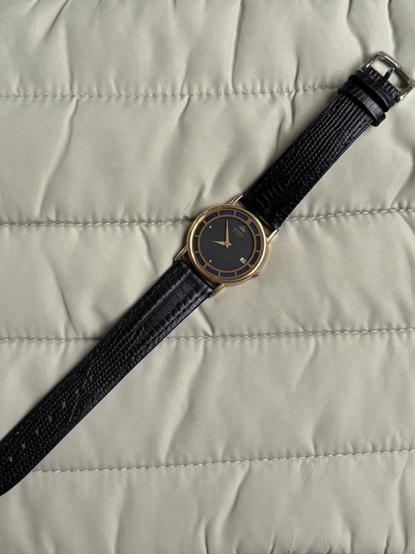 Seiko vintage quartz (Category: Women's Watches) located in Macabebe. Submitted by _tiffanylopez (Listing ID 1464572629, Image 1). Description: Seiko vintage quartz 10/10 orig color 32mm.