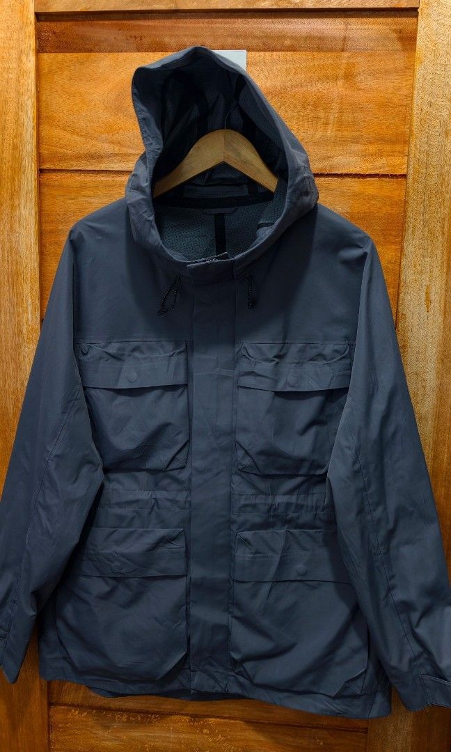 SELECTED HOMME PARKA JACKET (GRAY) (Category: Coats, Jackets and Outerwear) located in Tabuk. Submitted by gooddropsofficial (Listing ID 1464639467, Image 3). Description: SELECTED HOMME PARKA JACKET (GRAY) WATER PROOF / WEATHER PROOF / GORE-TEX TYPE ▪️WIDTH: 23.5" ▪️LENGTH: 32" ▪️SIZE: LARGE FIT ▪️COLOR RATE: GOOD AS NEW ▪️CONDITION: GOOD AS NEW ▪️ISSUE: NONE ▪️WASHED AND READY TO USE.