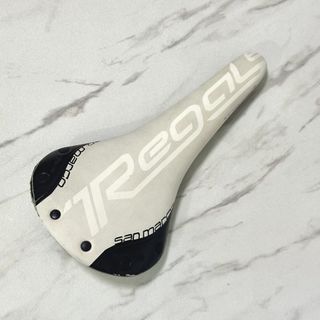 （分類：）位於 。 由 livewhale.16a3d7 提交（商品編號 1464587397，圖片 1）。簡介： 。
