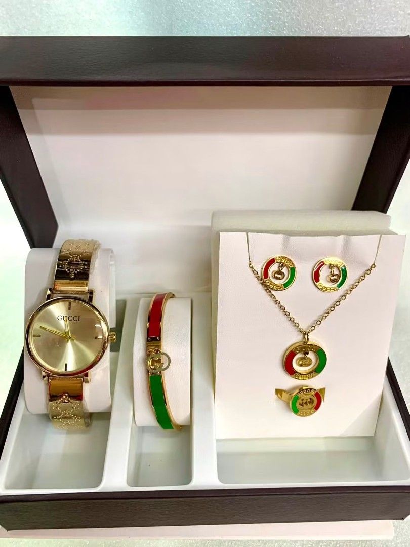 Set (Category: Necklaces) located in Manila. Submitted by chellesshop (Listing ID 1464615557, Image 3). Description: .