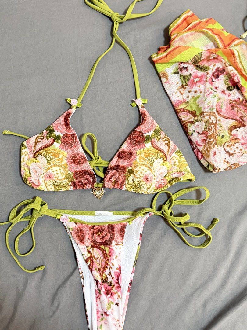 Shein Swimsuit (Category: Bikinis & Swimsuits) located in Padre Garcia. Submitted by chelle1313 (Listing ID 1464702307, Image 1). Description: Brandnew Size xs.