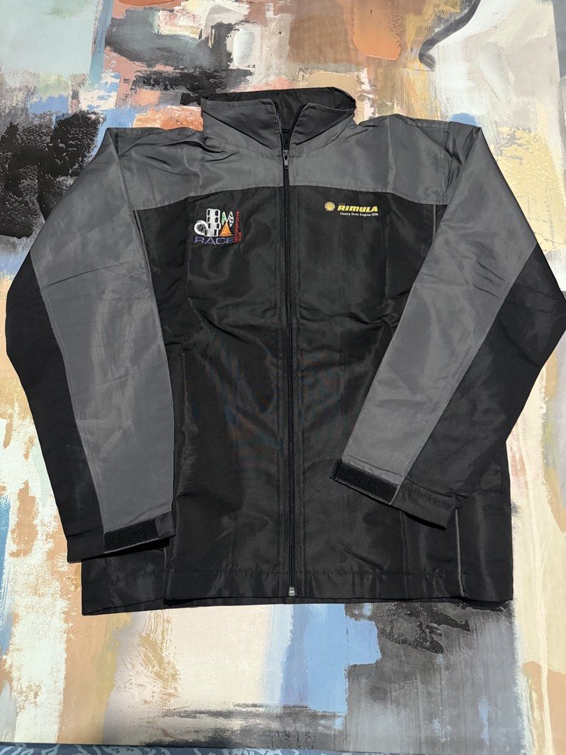 Shell Jacket w/ free jacket (Category: Coats, Jackets and Outerwear) located in Las Pinas. Submitted by thrftmnl. (Listing ID 1464731534, Image 1). Description: Shell jacket w/ packable hood free shell jacket white Size: Black - L-XL White - XL Dimes Black - W: 23 L: 27 White - W: 25 L: 28 Issue/s: white (removable stains) .