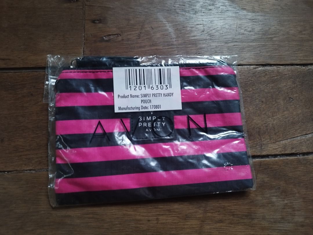 Simply Pretty Handy Pouch (Category: Purses & Pouches) located in Cavite. Submitted by plorb (Listing ID 1464590552, Image 3). Description: Simply Pretty Handy Pouch Brand: Avon Condition: New, unused ₱200.