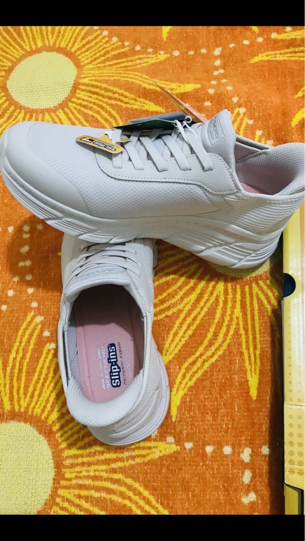 Skechers memory foam wide fit (Category: Sneakers) located in Manila. Submitted by freecat.21c0ee (Listing ID 1464578148, Image 1). Description: Original Skechers memory foam wide fit. Color White. very Comfy.