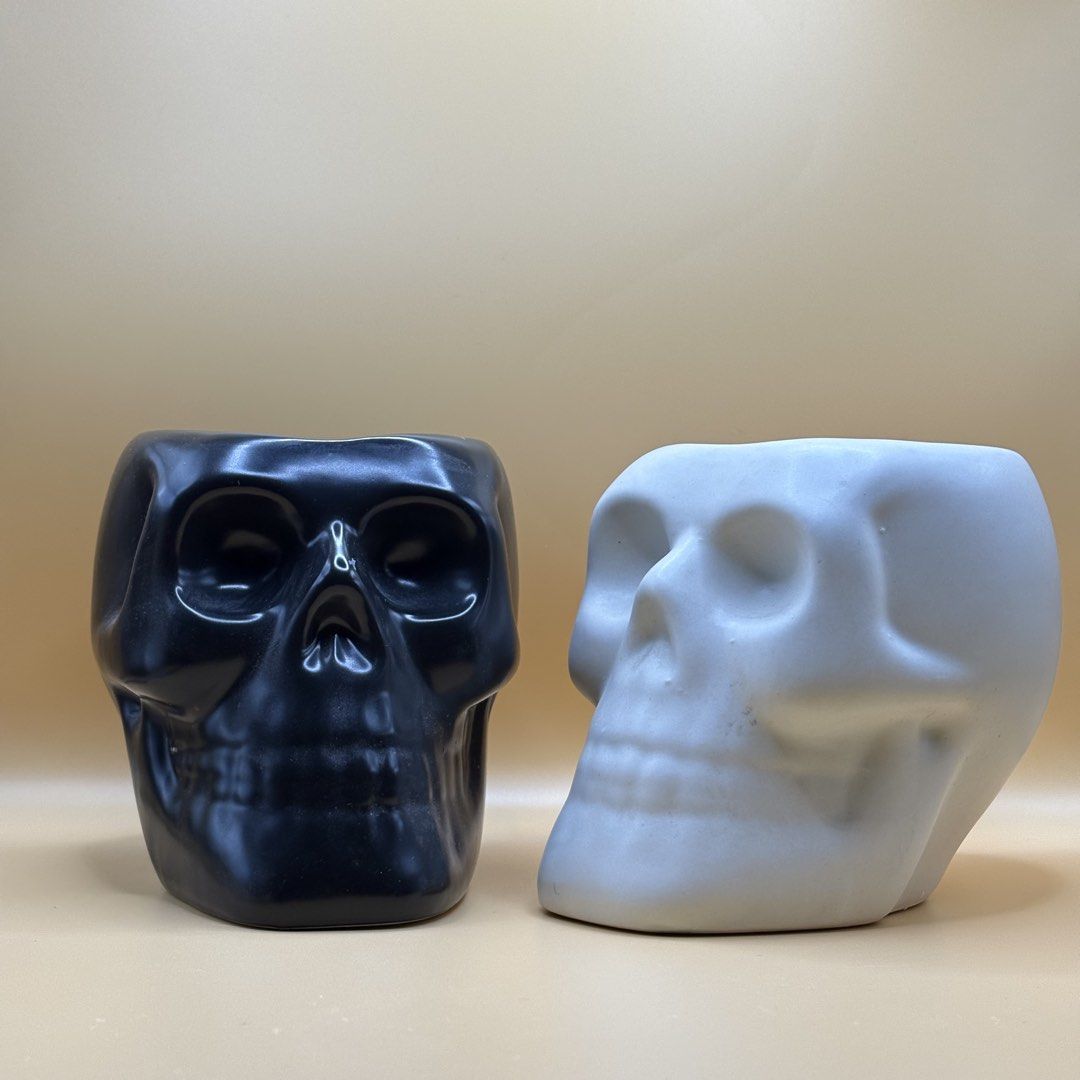 Skull Pot (Category: Other Home Decor) located in Imus. Submitted by ikigaijpsurplus (Listing ID 1464617941, Image 1). Description: 🎃 Halloween Decorations 🕸️ 2 colors available 💰 ₱80 per piece ❗️ 10 pieces & up — Get a discount!.