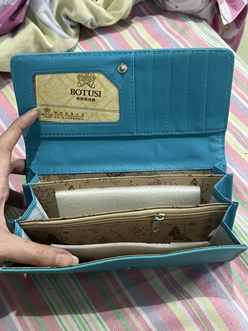 Skull Wallet (Category: Wallets & Card holders) located in Marikina City. Submitted by itsquake (Listing ID 1464665095, Image 2). Description: .
