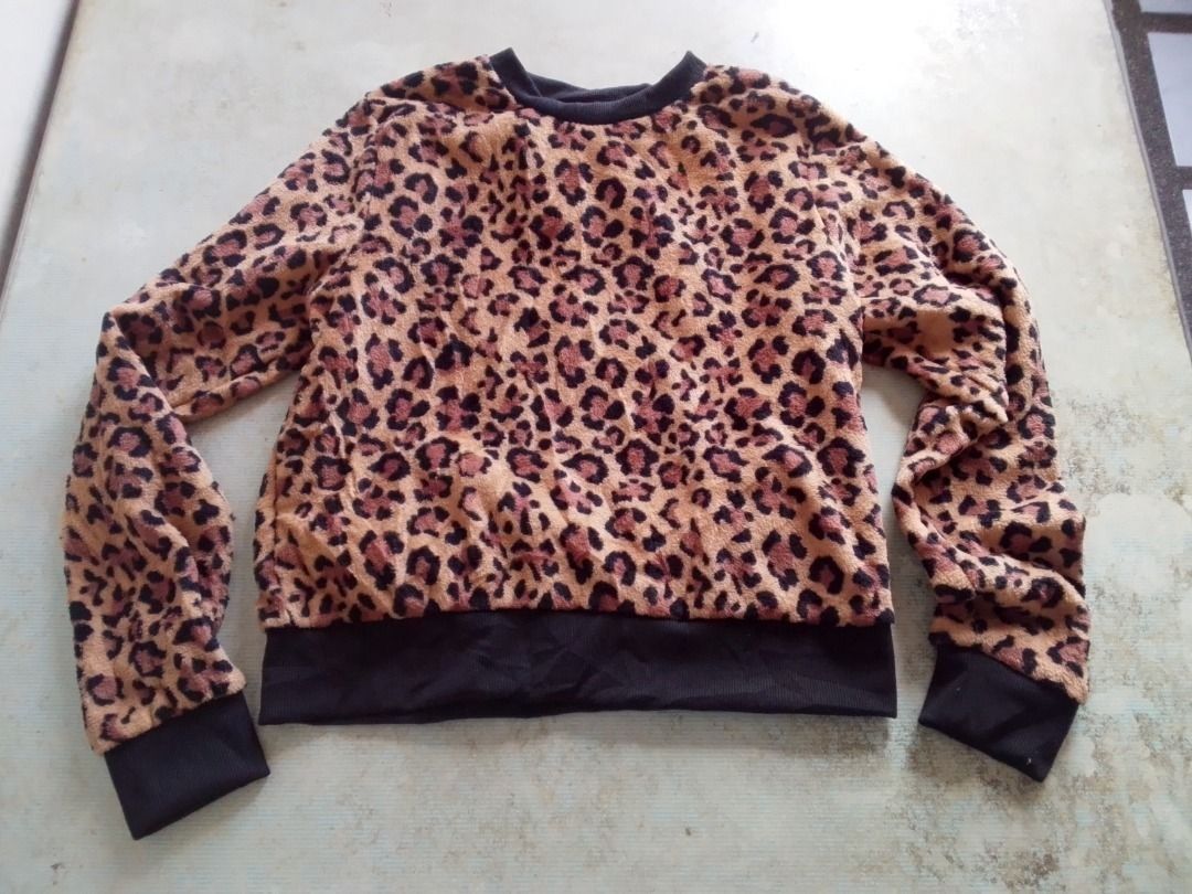 Sleepwear US BNEWTAG (Category: Undergarments & Loungewear) located in Los Banos. Submitted by mania-62906 (Listing ID 1464591785, Image 1). Description: BNewtag US Medium. Animal print.