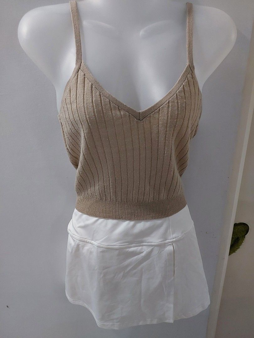 Sleeveless (Category: Sleeveless) located in Santa Cruz. Submitted by cleofedorao285 (Listing ID 1464644909, Image 3). Description: 50 per item. ley quilop in blue app.