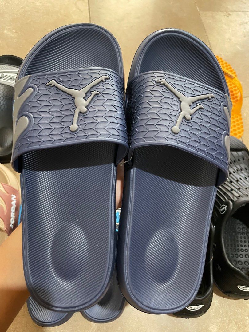 Slides & Clogs (Category: Slippers & Slides) located in Manila. Submitted by serenus8 (Listing ID 1464698605, Image 3). Description: Perfect for christmas gift and for own use -Brand new - not original - sizes 6-11 Price is negotiable.