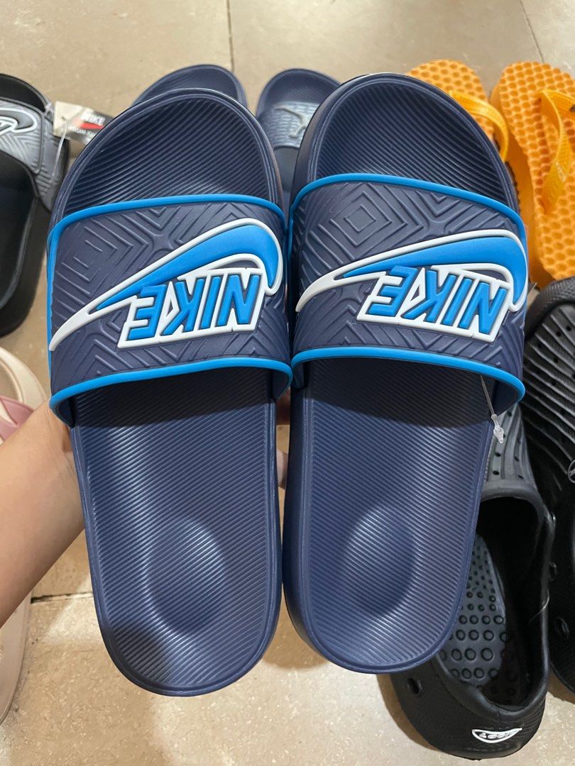 Slides & Clogs (Category: Slippers & Slides) located in Manila. Submitted by serenus8 (Listing ID 1464698605, Image 2). Description: Perfect for christmas gift and for own use -Brand new - not original - sizes 6-11 Price is negotiable.