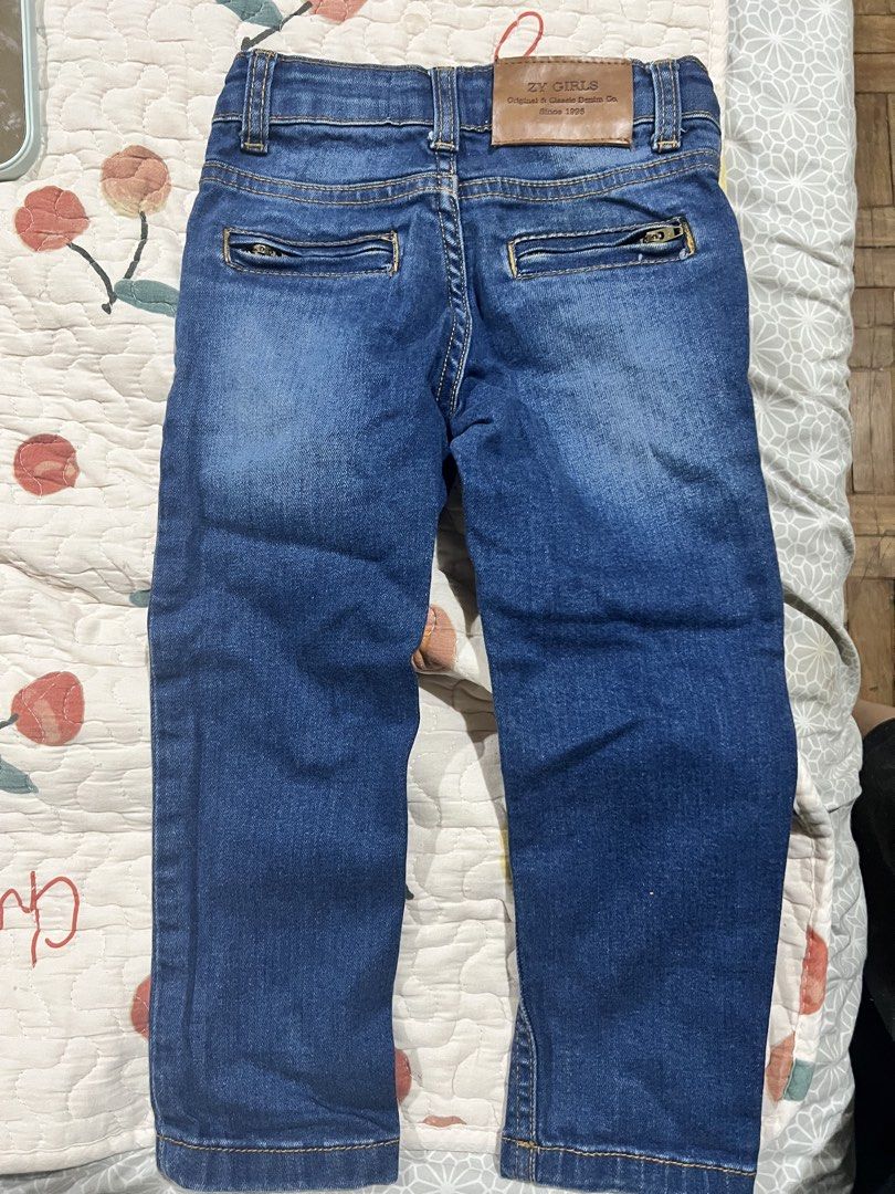 Slim fit ZY (Category: Babies & Kids Fashion) located in Paranaque City. Submitted by arianem031087 (Listing ID 1464680203, Image 3). Description: .