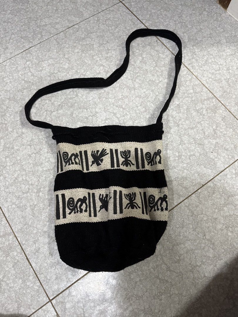 Sling knitted bag (Category: Tote Bags) located in San Juan, La Union. Submitted by prickleberry.ph (Listing ID 1464661692, Image 2). Description: almost new very nice in actual .