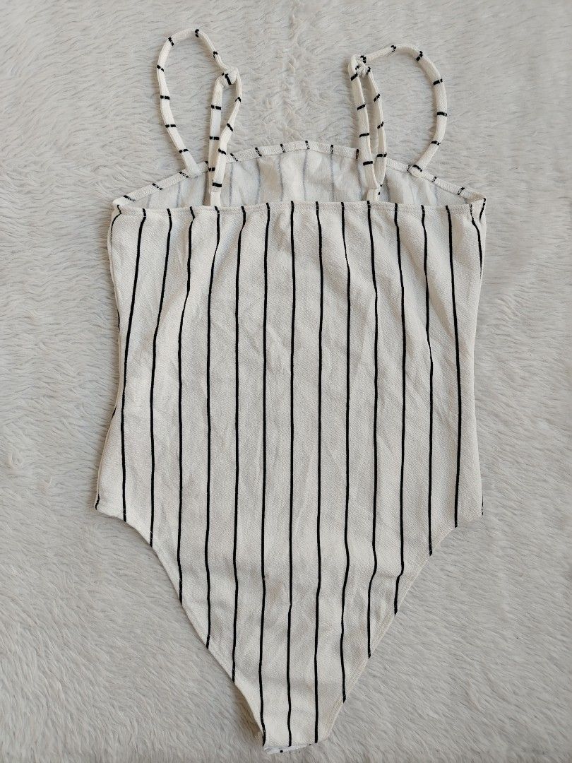 (S-M) SHEIN (Category: Bikinis & Swimsuits) located in Paranaque City. Submitted by closetbykimkirsten (Listing ID 1464651074, Image 2). Description: 🎀Like New🎀 ✨Brand: Shein ⚡No Pads -Snap buttons 🪷Size: Small-medium 💸Price: P200 (Non Negotiable) ♦️All Items are PRELOVED in good condition. ♦️Please do manage your expectations. ♦️WASH before USE ♦️BUY at your own RISK 🔥NO RETURN NO EXCHANGE POLICY🔥 ⛔BOGUS BUYER/JOY RESERVER will be posted i