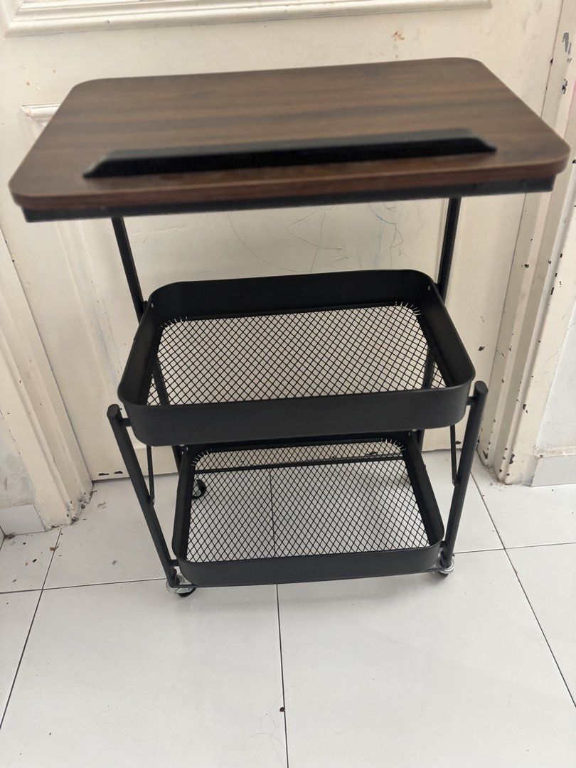 Small table side table (Category: Tables & Sets) located in Ayer Keroh. Submitted by akmil.mustaffa (Listing ID 1464648351, Image 2). Description: Ada 2 color Pickup only Melaka Like new.