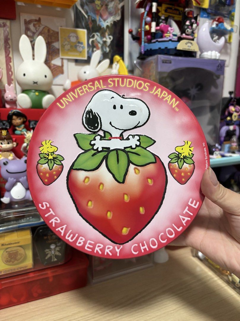 Snoopy Strawberry Tin Can (Category: Other Merchandise) located in Caloocan City. Submitted by meowietrinkets (Listing ID 1464737038, Image 1). Description: check details as is.