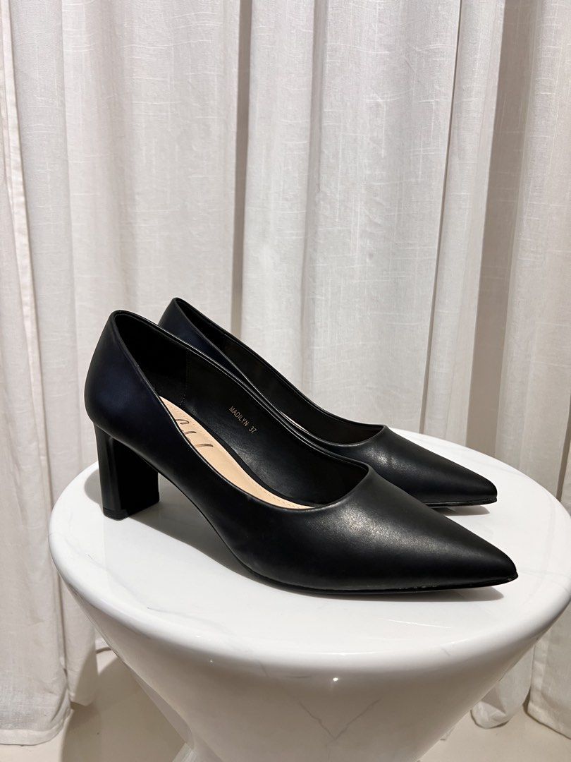 So Fab Madilyn (Category: Heels) located in Cebu City. Submitted by cgdeclutters (Listing ID 1464585465, Image 2). Description: .