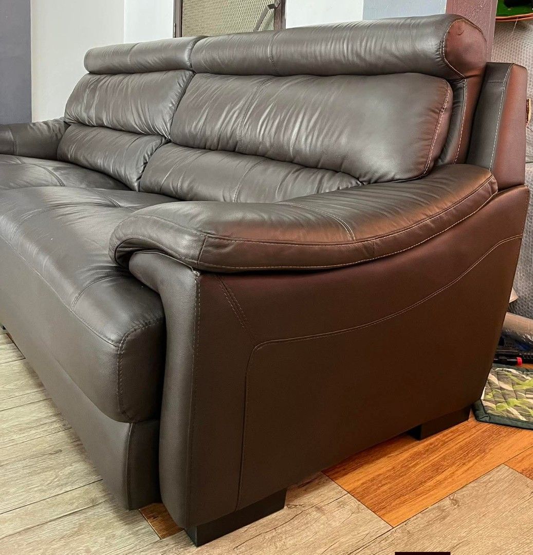 Sofa (Category: Sofas) located in Meycauayan. Submitted by marygracecasimiro (Listing ID 1464645916, Image 3). Description: Japan surplus 4 to 5 seaters sofa Excellent condition No damage Free delivery and COD PHP27k♥️.