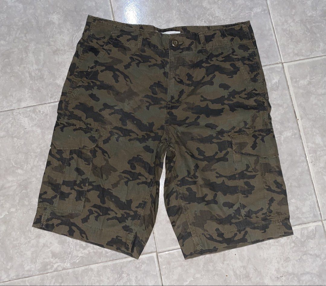 SONOMA CAMOUFLAGE CARGO SHORT (Category: Shorts) located in Dumaguete. Submitted by gearhuntph (Listing ID 1464674938, Image 3). Description: SONOMA Goods For Life Men’s Camouflage Cargo Shorts Size 33 Actual Waistline 16.5 Length 20.8 Thigh 13 Leg Opening 10 As new Condition 750.