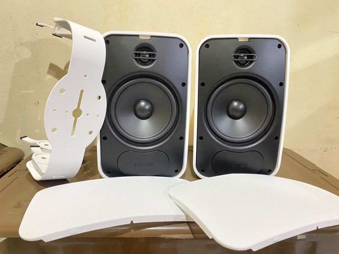 Sonos Sonance Outdoor Speakers (White) (Category: Soundbars, Speakers & Amplifiers) located in Manila. Submitted by marco3322 (Listing ID 1464613313, Image 3). Description: - Sonos Sonance Outdoor Speakers - Color: White - Designed for outdoor use - Ideal for patios, gardens, and any outdoor space - Ready for setup and enjoyment - Feel free to ask questions!.